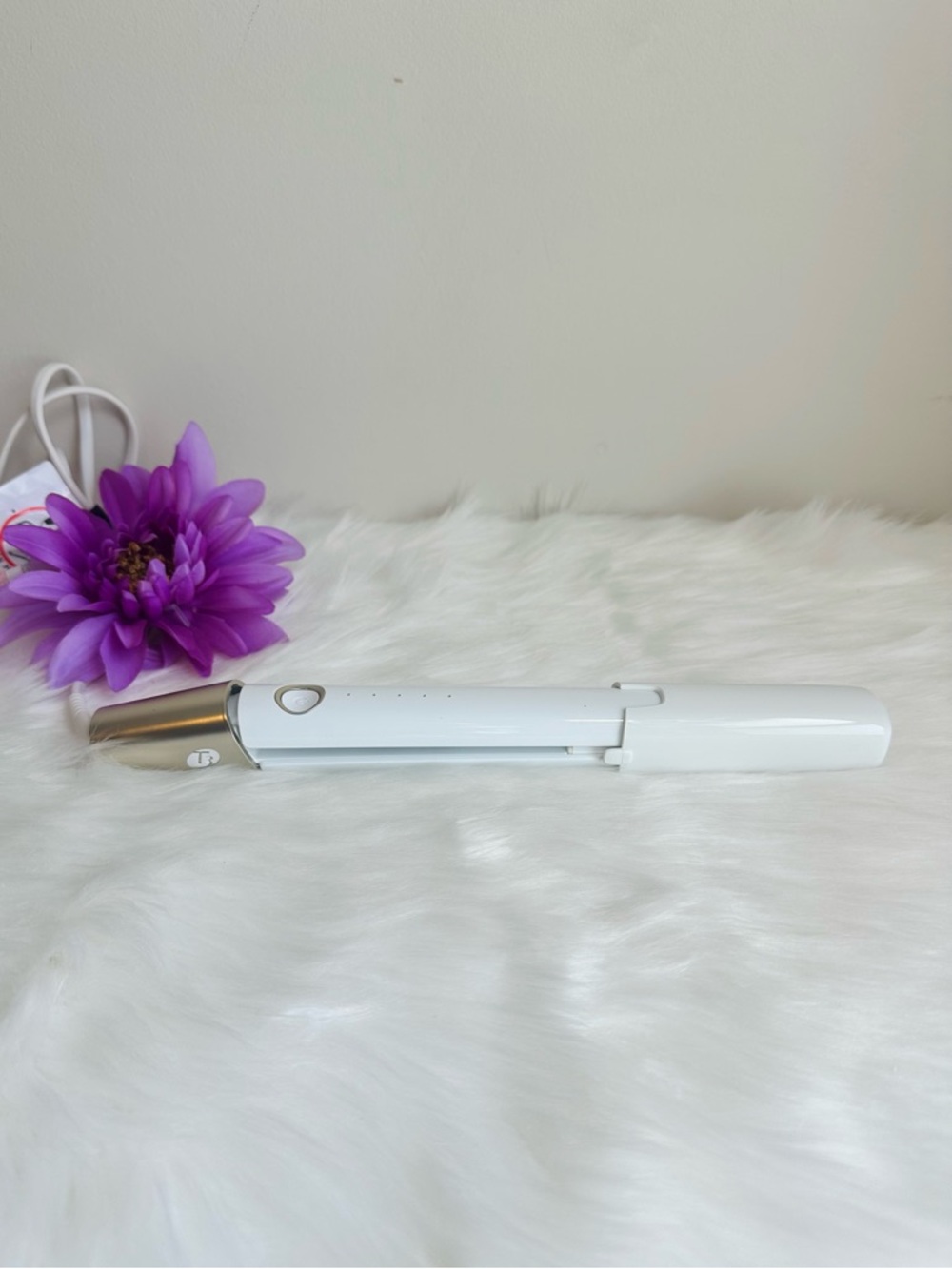 T3 Professional SinglePass Ceramic 1” Flat Iron Hair Straightener White and Gold - Picture 11 of 14